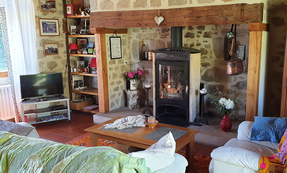 Domaine Hypolite - le séjour, cheminée